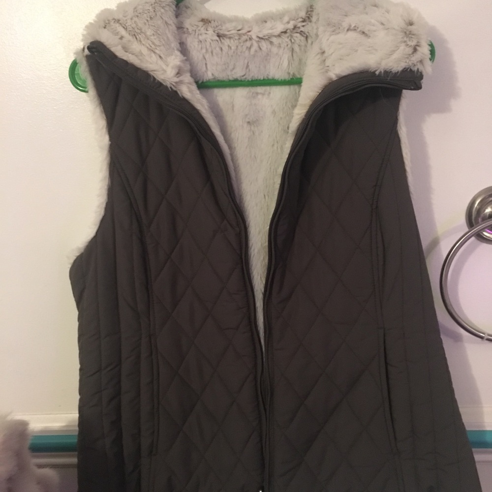Reversible fur vest